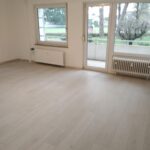 Schöne neu Renovierte 3,4 ZKB Wohnung mit Blick ins grüne !!